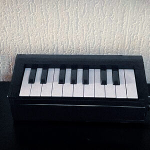 Arduino Mini Piano Synthesizer in Wooden Case